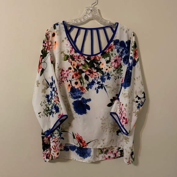 Floral Top size XL by BOBEAU - Picture 2 of 14